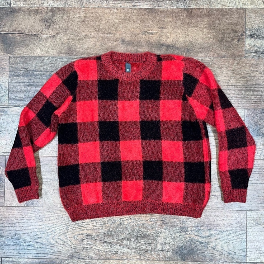 Francesca’s Alya Buffalo Check Crew Neck Sweater